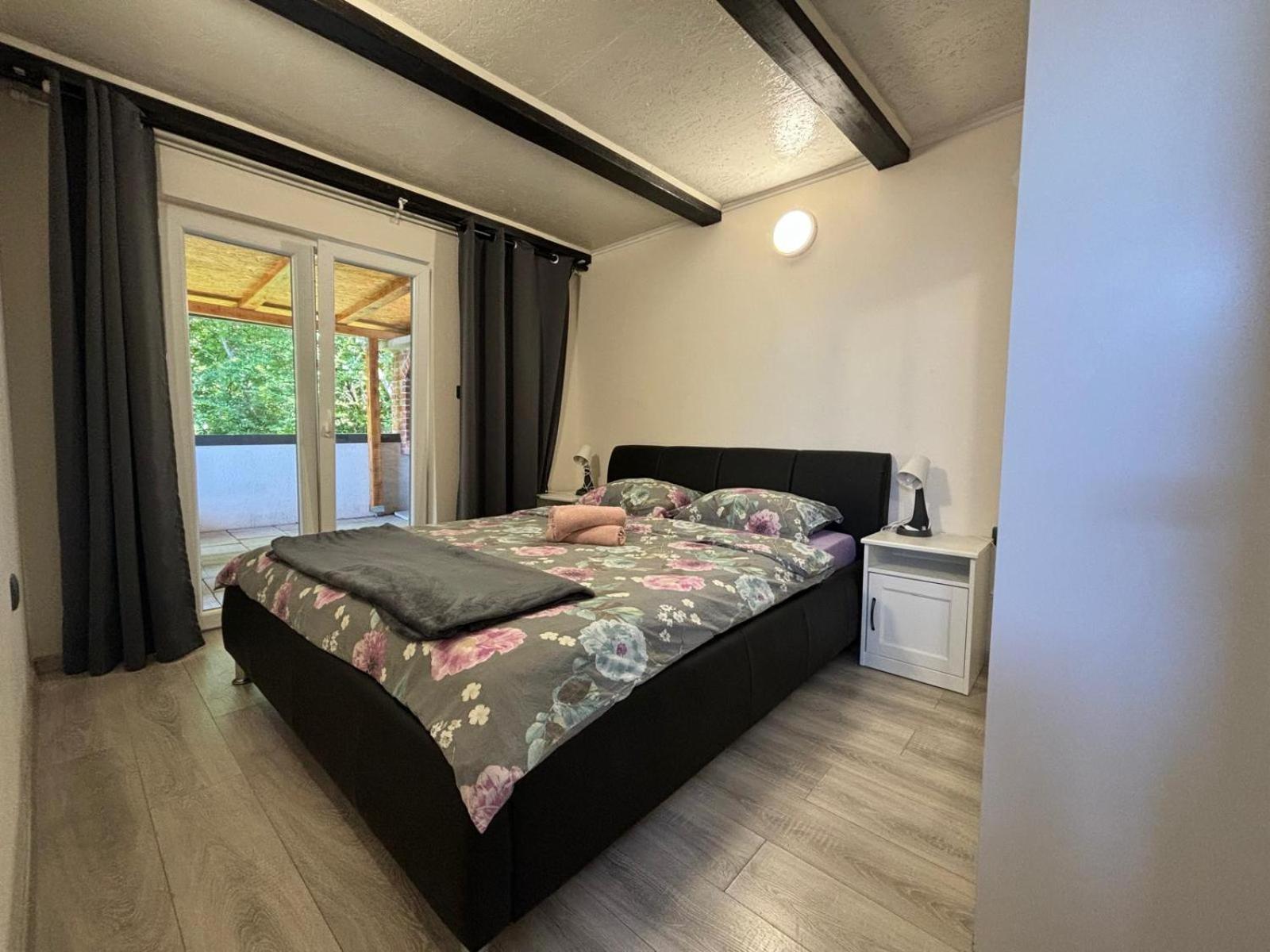 Apartmani Bosnjak Starigrad Paklenica Exterior foto
